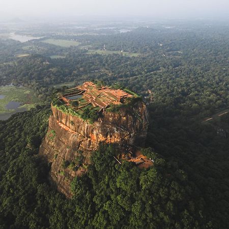 Sundaras Sigiriya Jungles Caves Resort ดัมบูลลา ภายนอก รูปภาพ